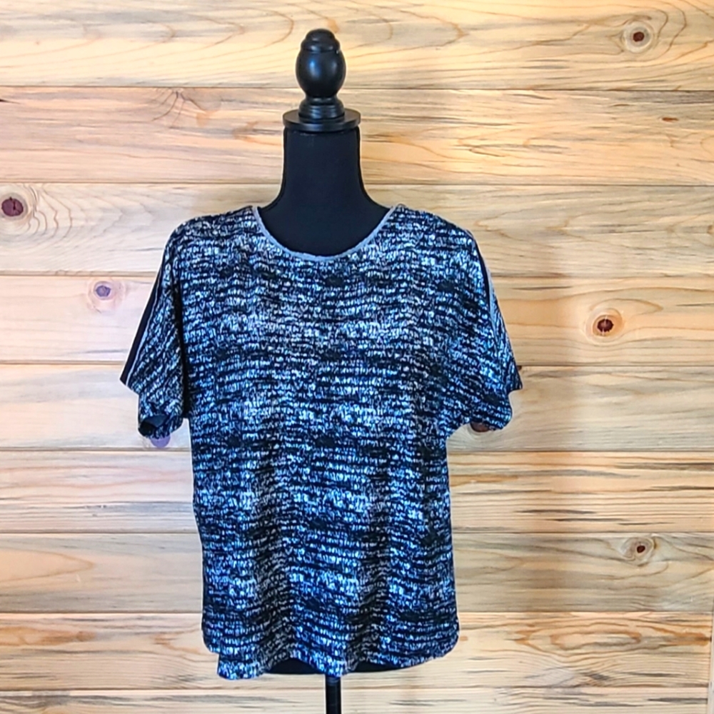 Calvin Klein Black and White Short Sleeved Pullover Ladies Size 14